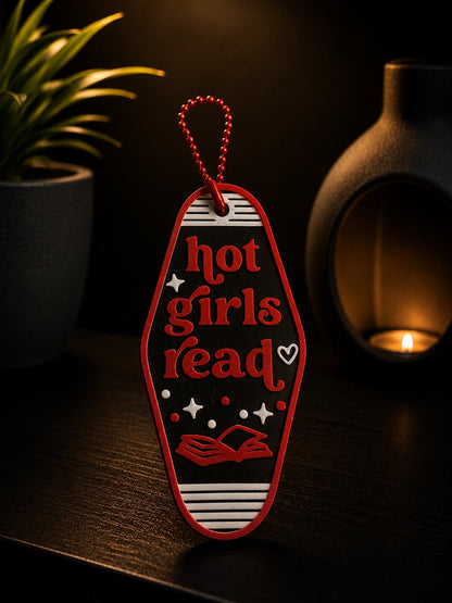Llavero Literario “Hot Girls Read”