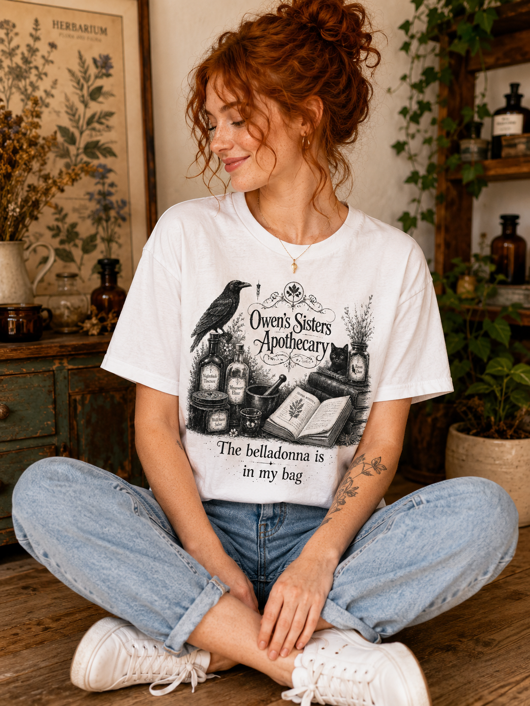 Camiseta “Owen’s Sisters Apothecary” – Inspirada en  Prácticamente Magia