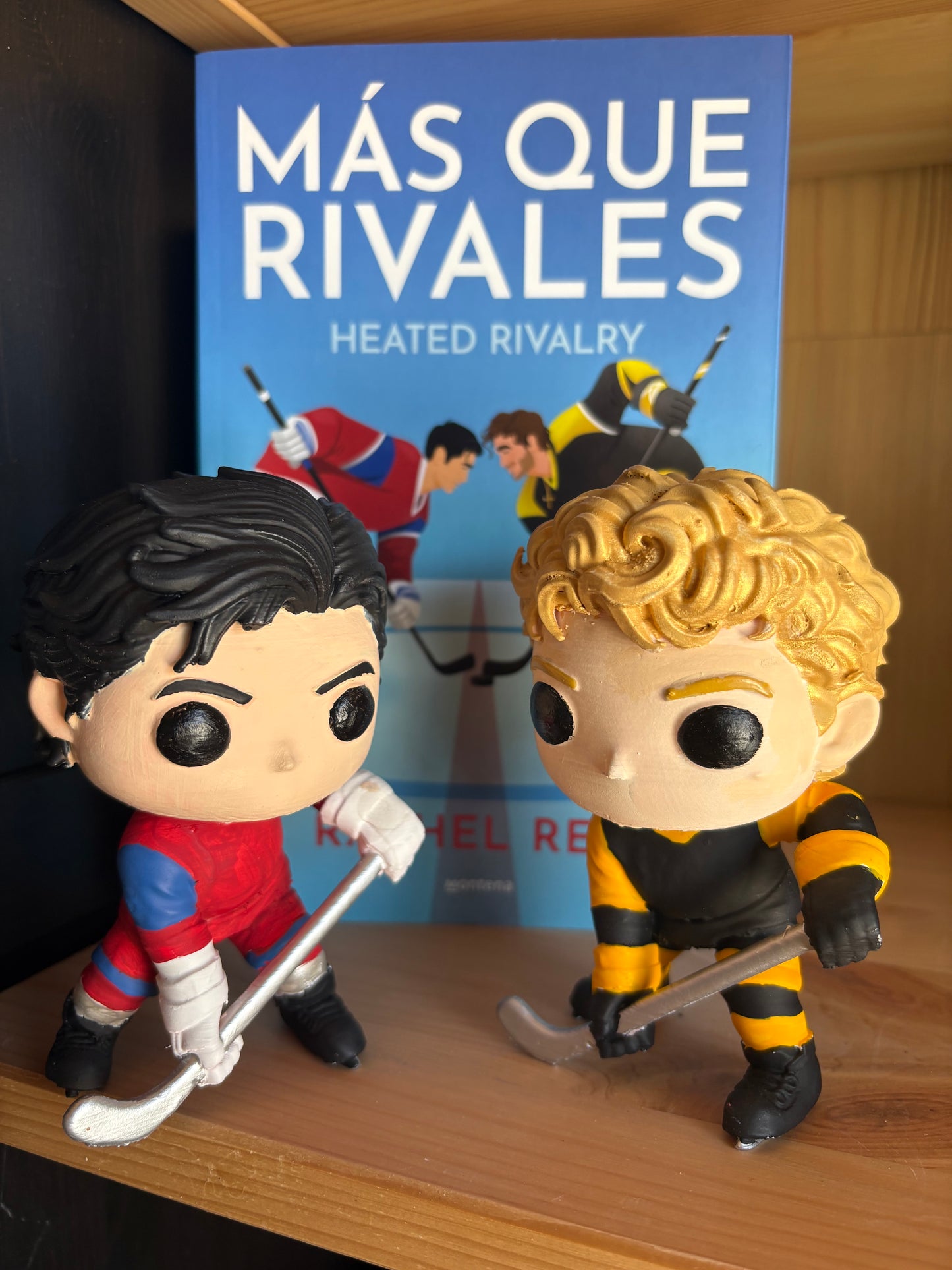 Pareja de Figuras Inspiradas en  Heated Rivalry
