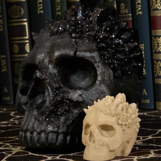 Adorno de estantería · Calavera con cristales